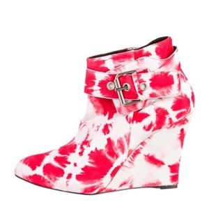 NIB suede Elyse Walker tie-dye ankle boots